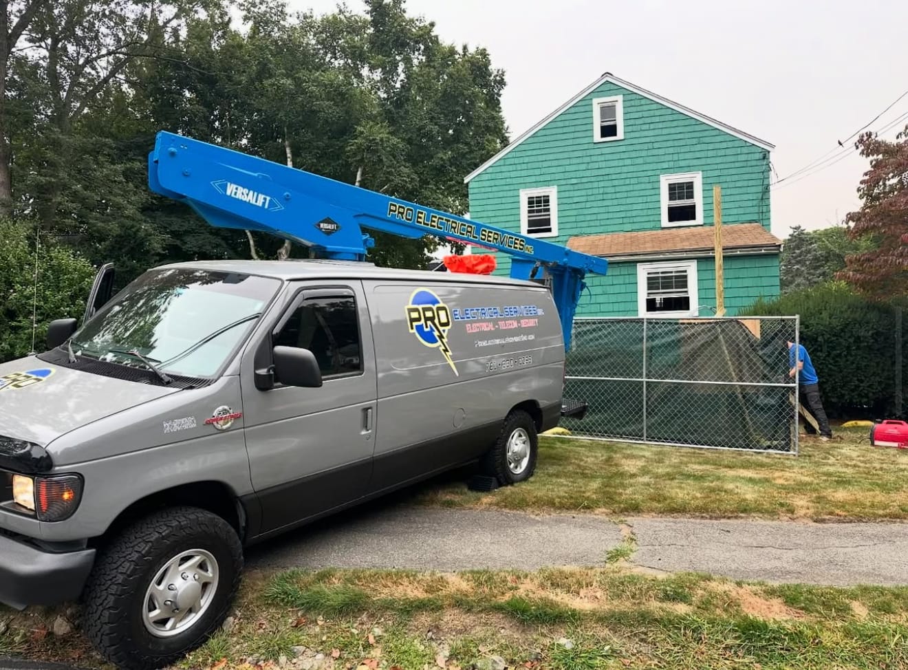 Residential Bucket Truck Service